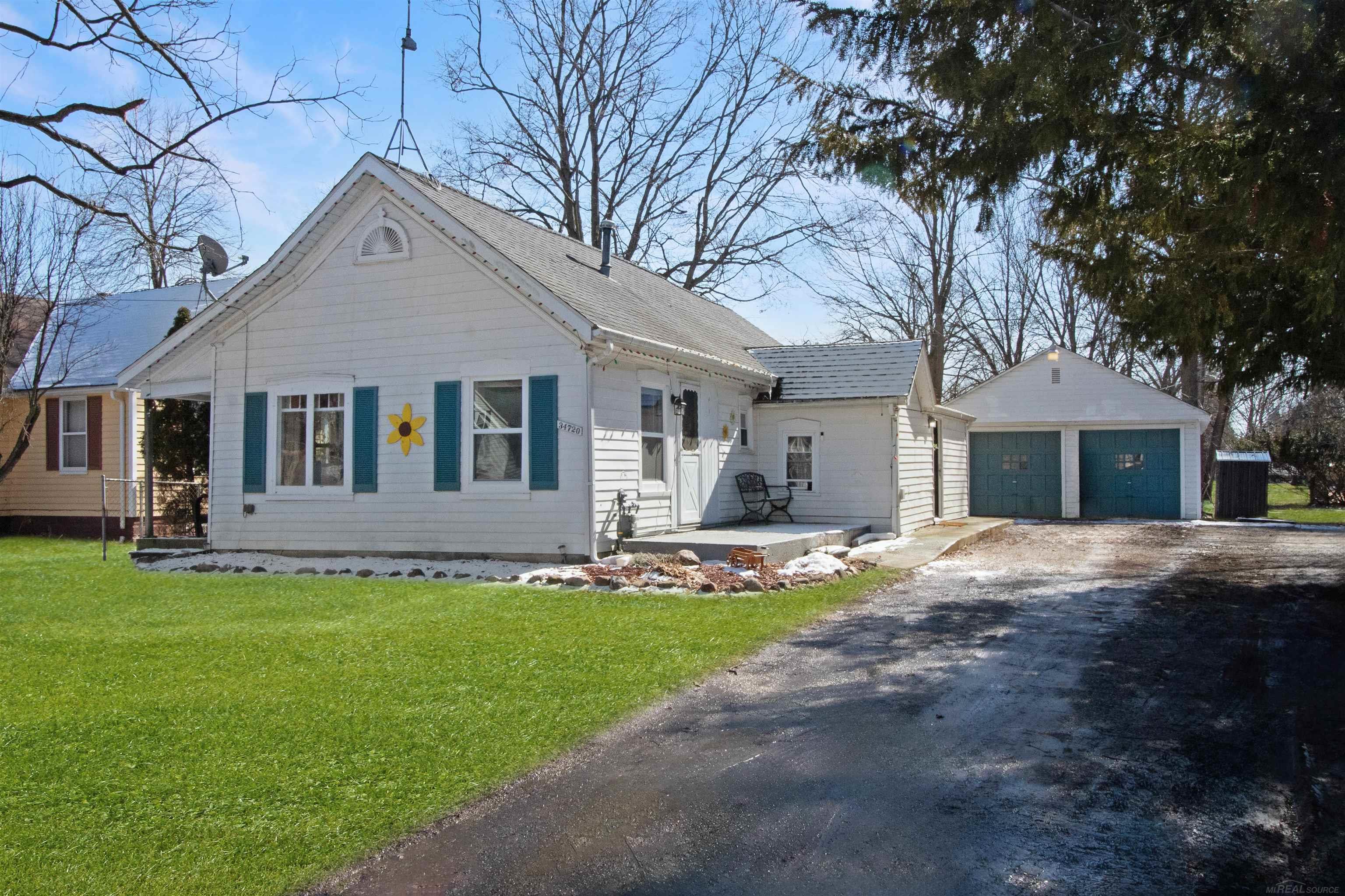 34720 West Maple Street Memphis, MI 48041 - Photo 1 of 16