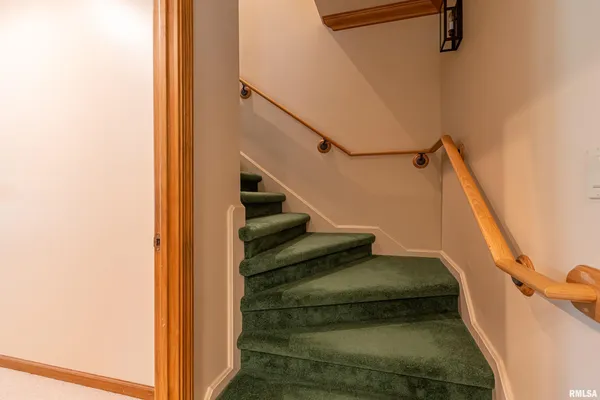 $555,000 | 1165 Lake Shore Drive North, Goreville, IL 62939