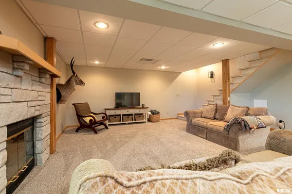 $555,000 | 1165 Lake Shore Drive North, Goreville, IL 62939