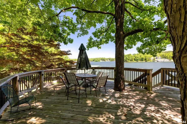 $555,000 | 1165 Lake Shore Drive North, Goreville, IL 62939