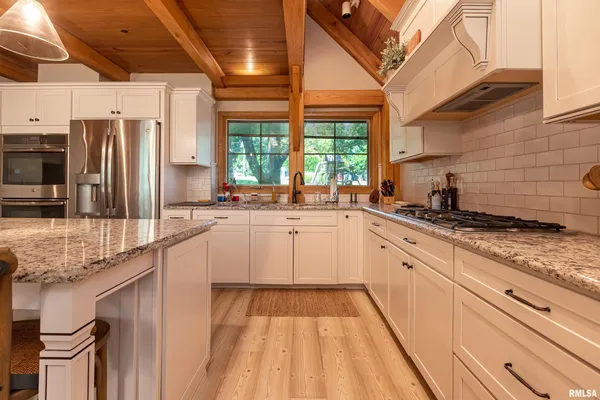 $555,000 | 1165 Lake Shore Drive North, Goreville, IL 62939