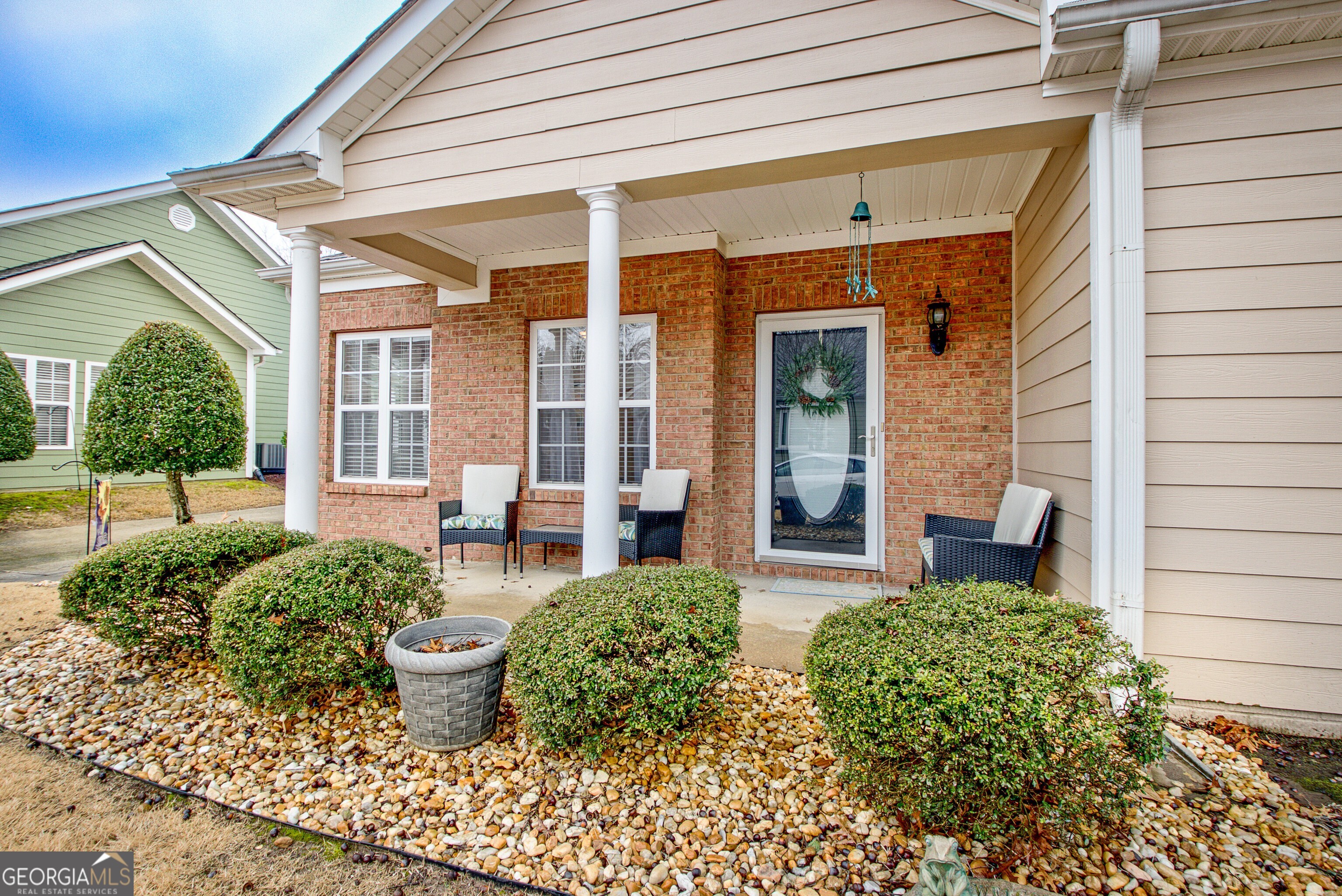 403 Commonwealth Circle Newnan, GA 30263 - Photo 2 of 35