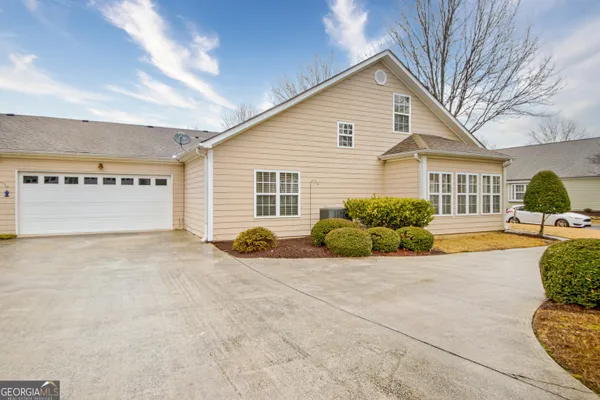 $345,000 | 403 Commonwealth Circle, Newnan, GA 30263