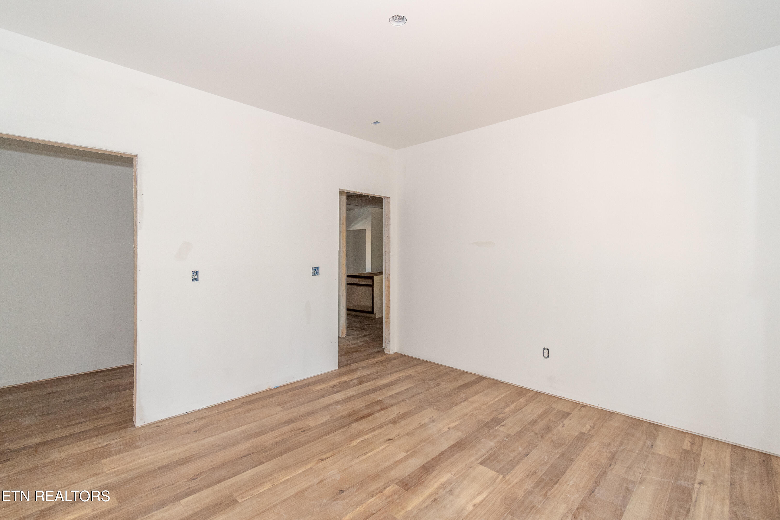 201 Chatuga Way Loudon, TN 37774 - Photo 8 of 25 DSC_4744