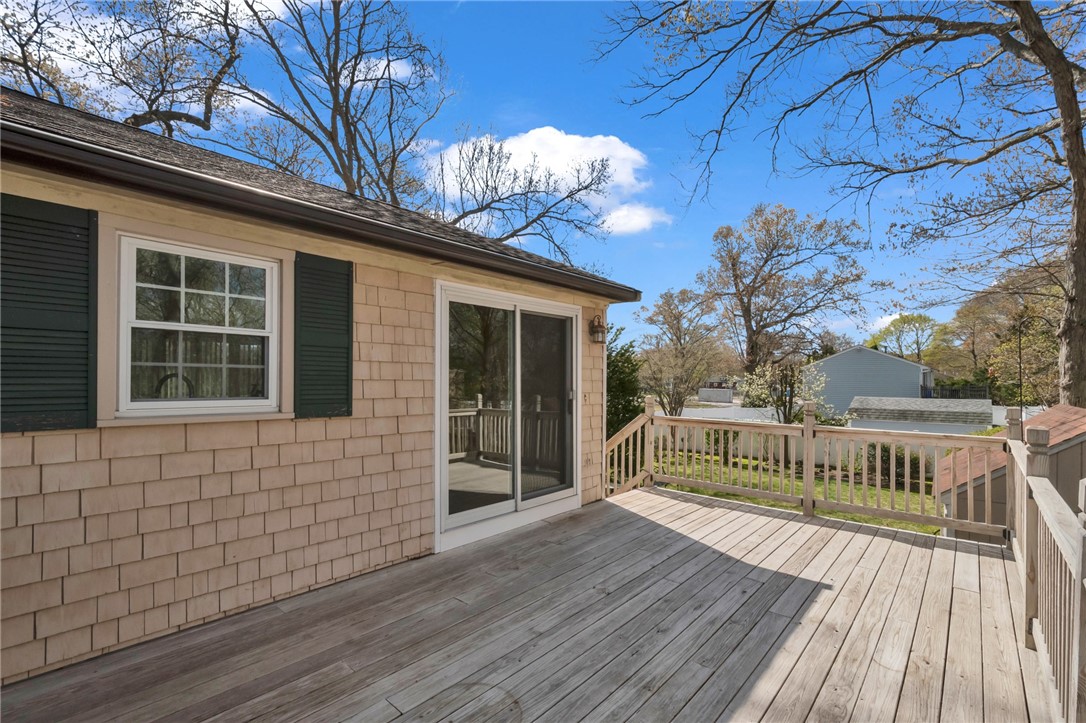 175 Monroe Street Warwick, RI 02888 - Photo 4 of 32