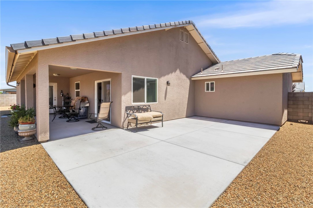 3897 Easy Street Kingman, AZ 86409 - Photo 36 of 53 a view of a house with a outdoor space