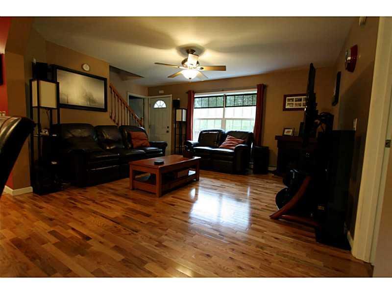 566 North Raymond Road Poland, ME 04274 - Photo 3 of 32 Living Room.
