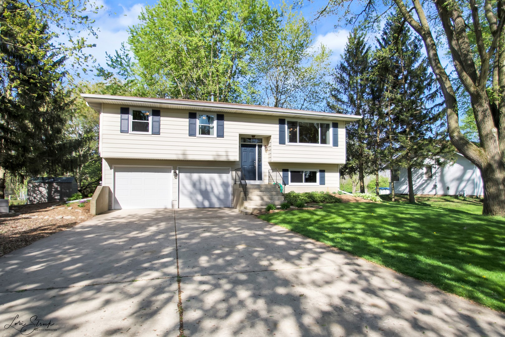 8S269 South Barnes Road Aurora, IL 60506 - Photo 1 of 21 Gallery Image 1