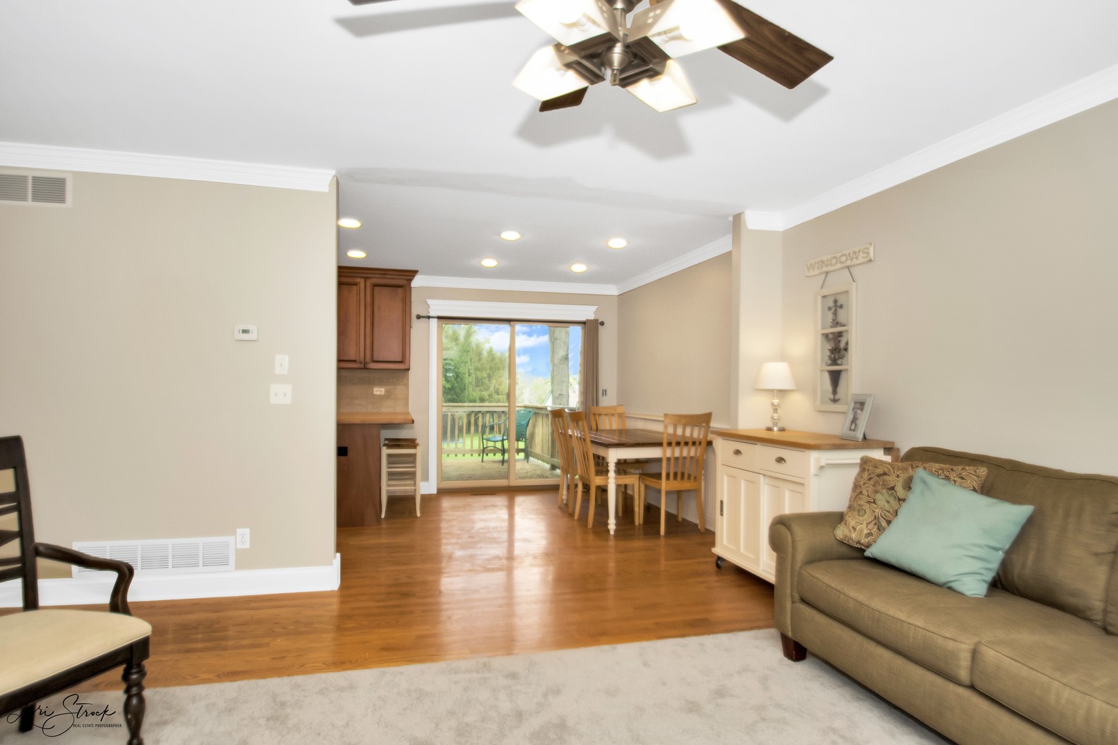 8S269 South Barnes Road Aurora, IL 60506 - Photo 7 of 21 Gallery Image 7