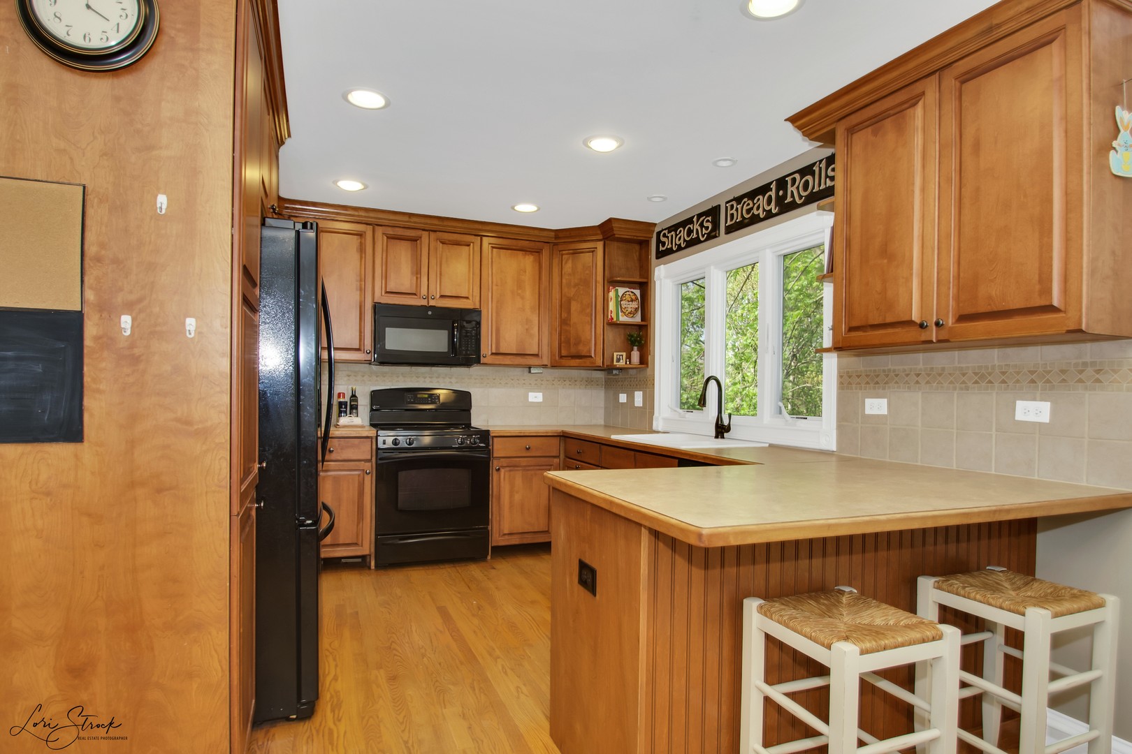 8S269 South Barnes Road Aurora, IL 60506 - Photo 10 of 21 Gallery Image 10