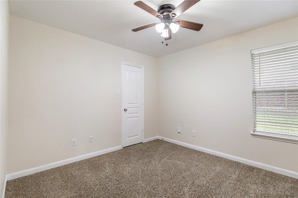 14045 Rodeo Daze Drive Fort Worth, TX 76052 - Photo 21 of 38