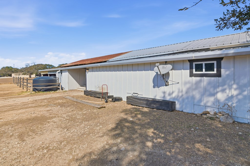 3764 Ranch Road 1623 Blanco, TX 78606 - Photo 9 of 71