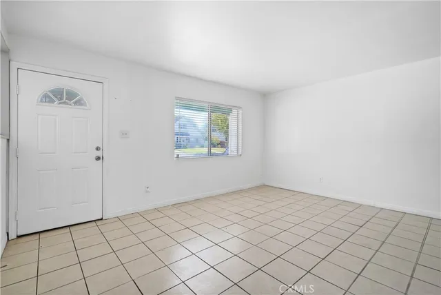 $2,600 | 44043 Hoban Avenue, Lancaster, CA 93534