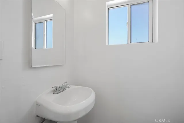 $2,600 | 44043 Hoban Avenue, Lancaster, CA 93534