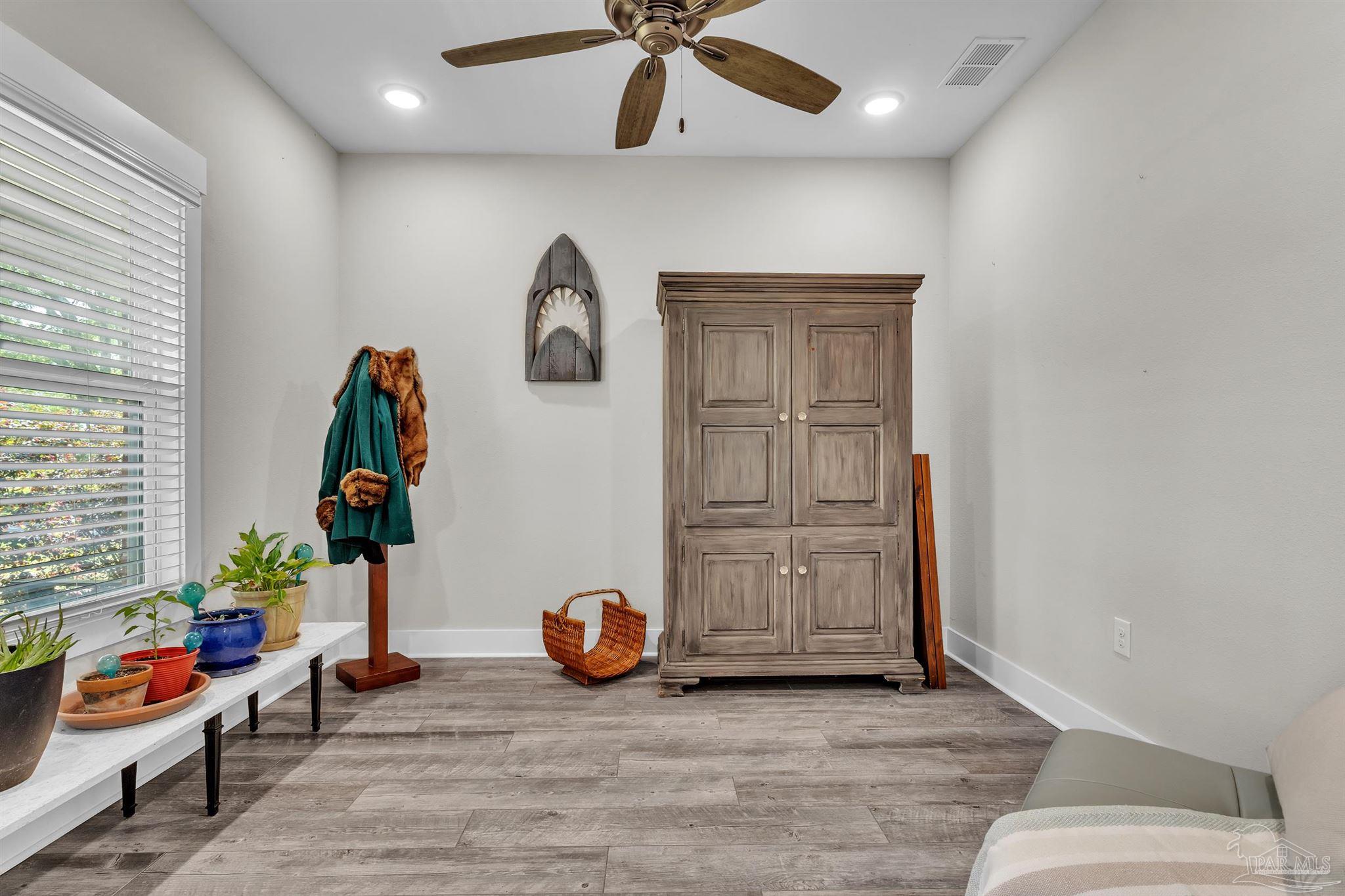 107 Countri Lane Cantonment, FL 32533 - Photo 3 of 35 a view of livingroom with furniture