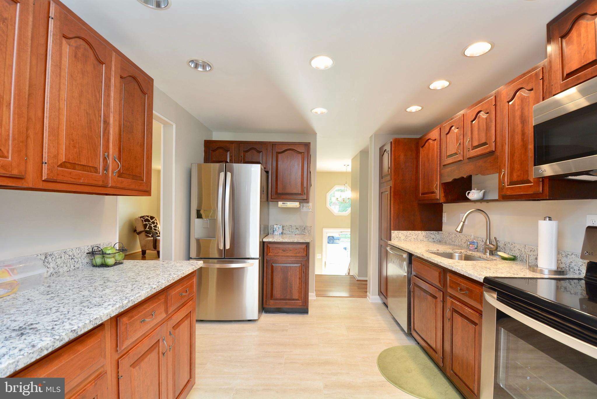 7905 Frye Road Alexandria, VA 22309 - Photo 12 of 55 NICELY UPDATED KITCHEN