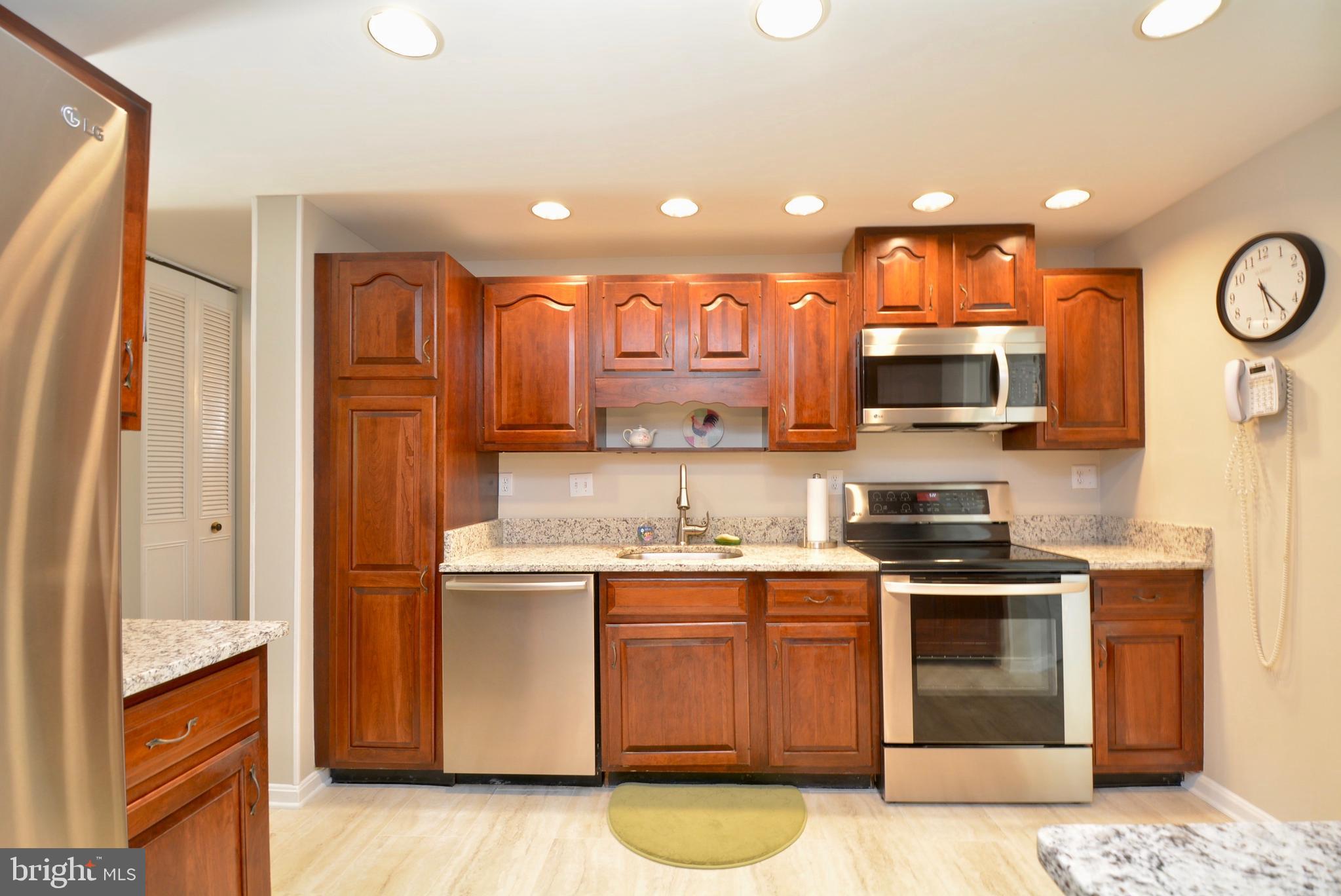 7905 Frye Road Alexandria, VA 22309 - Photo 13 of 55 UPDATED STAINLESS STEEL APPLIANCES