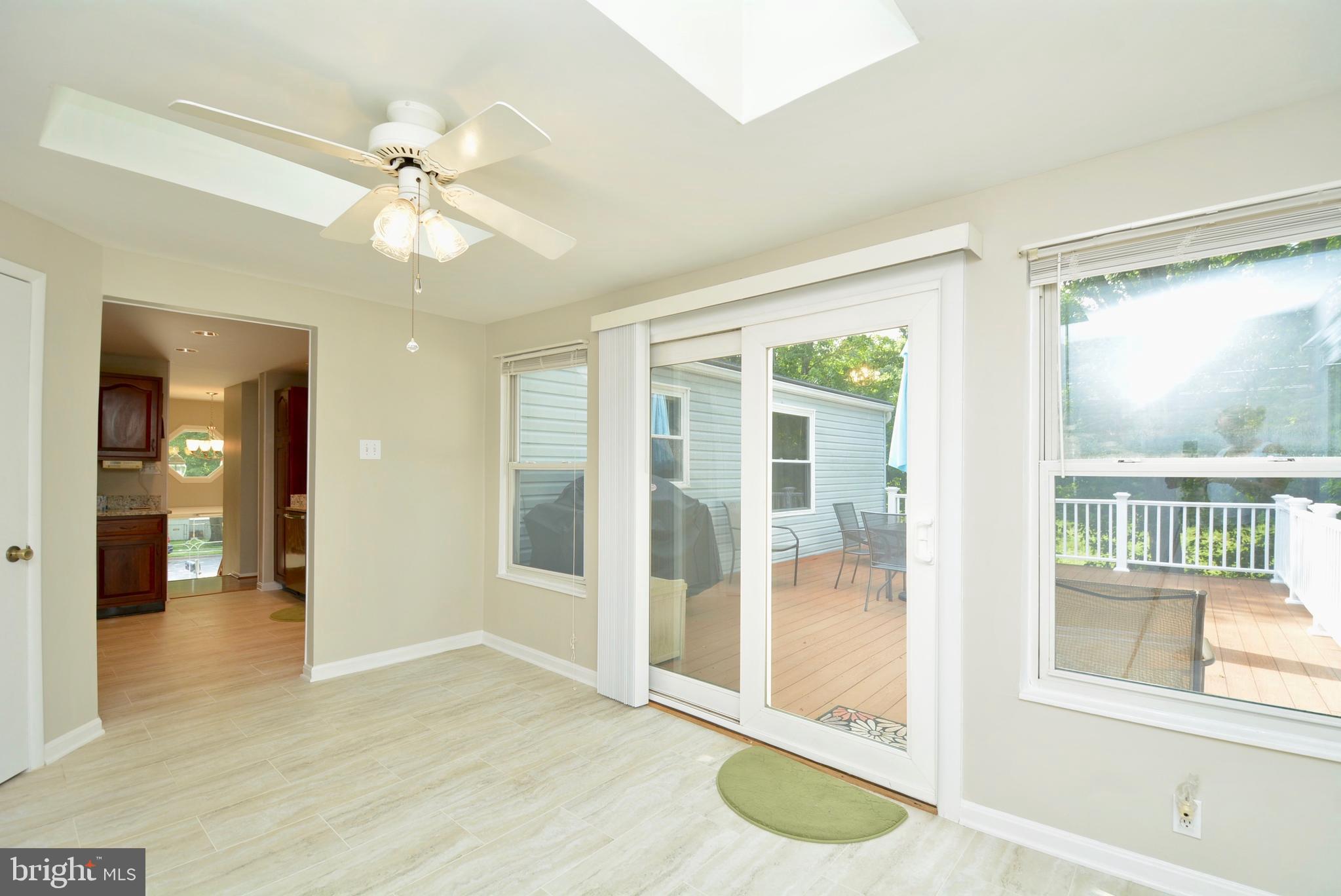 7905 Frye Road Alexandria, VA 22309 - Photo 17 of 55 LOADS OF NATURAL LIGHTING