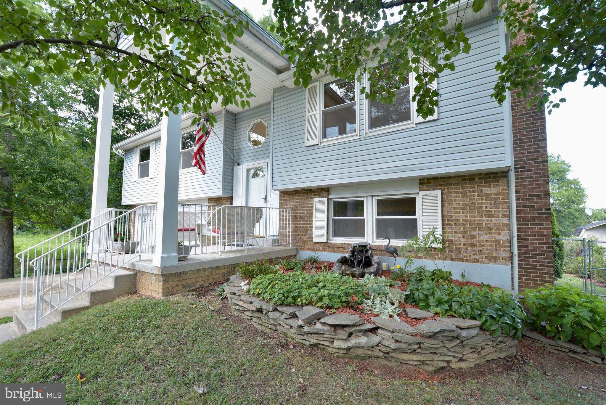 7905 Frye Road Alexandria, VA 22309 - Photo 4 of 55 COVERED, OVERSIZED FRONT PORCH