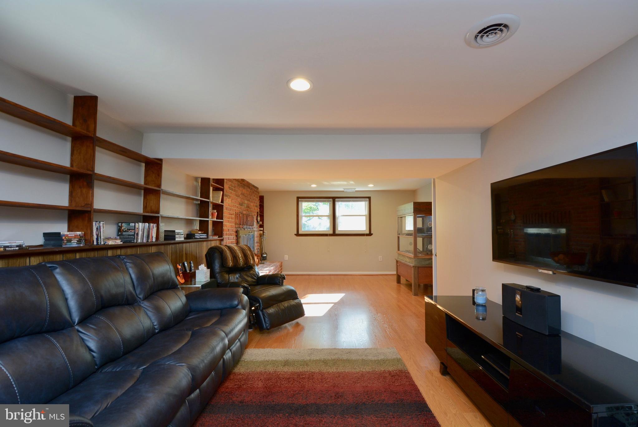 7905 Frye Road Alexandria, VA 22309 - Photo 32 of 55 BIG FAMILY ROOM, UPDATED RECESSED LIGHTING
