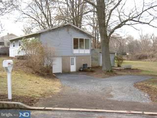 1948 Overbrook Road Hatfield, PA 19440 - Photo 2 of 6 Gallery Image 2