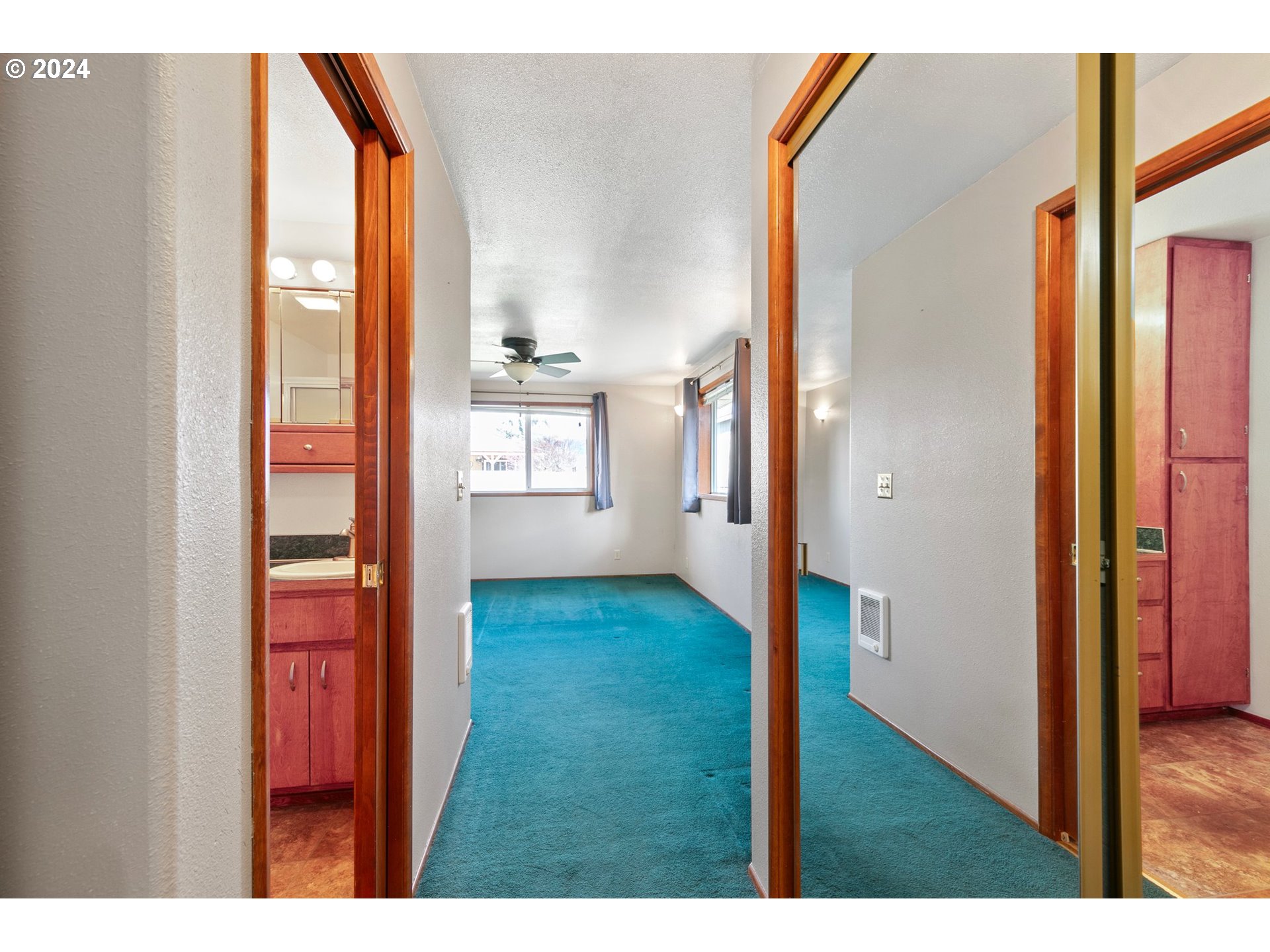 1073 56th Place Springfield, OR 97478 - Photo 9 of 27 a view of an entryway