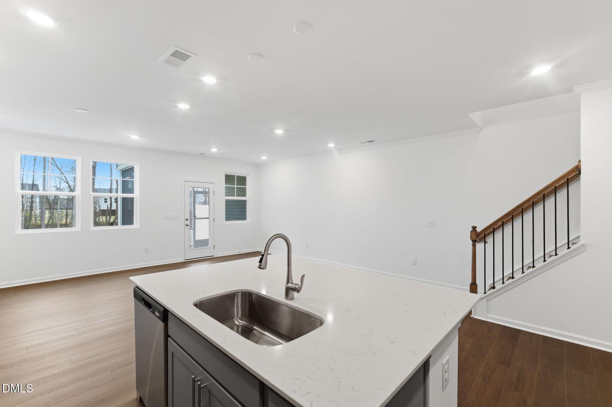 125 Tree Moss Court Rolesville, NC 27571 - Photo 9 of 30 SUN_ParkerRidge_Pic_CarsonII_QMI_29_Kitc