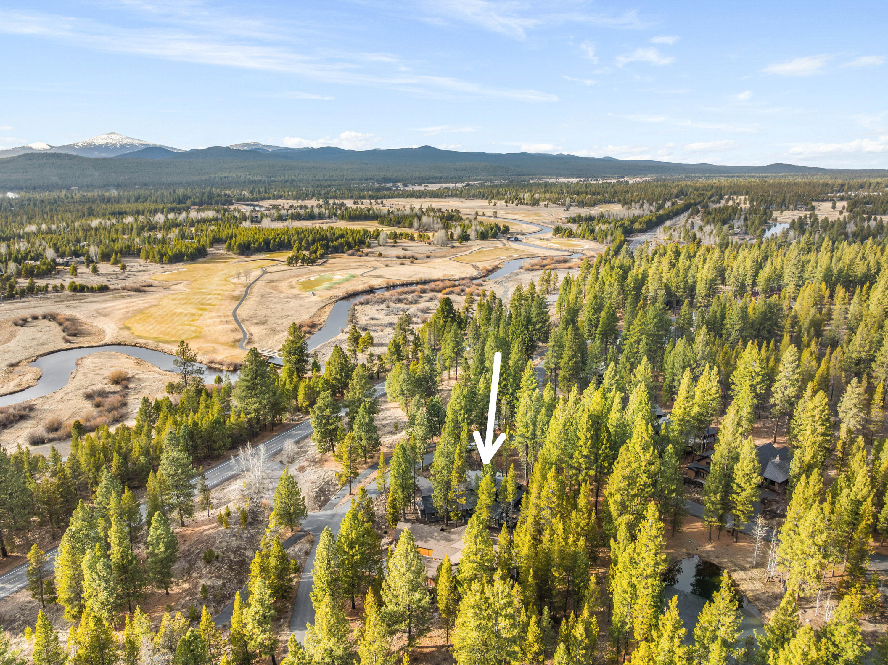 56302 Sable Rock Loop, Unit 255 Bend, OR 97707 - Photo 65 of 65 a view of an ocean and beach