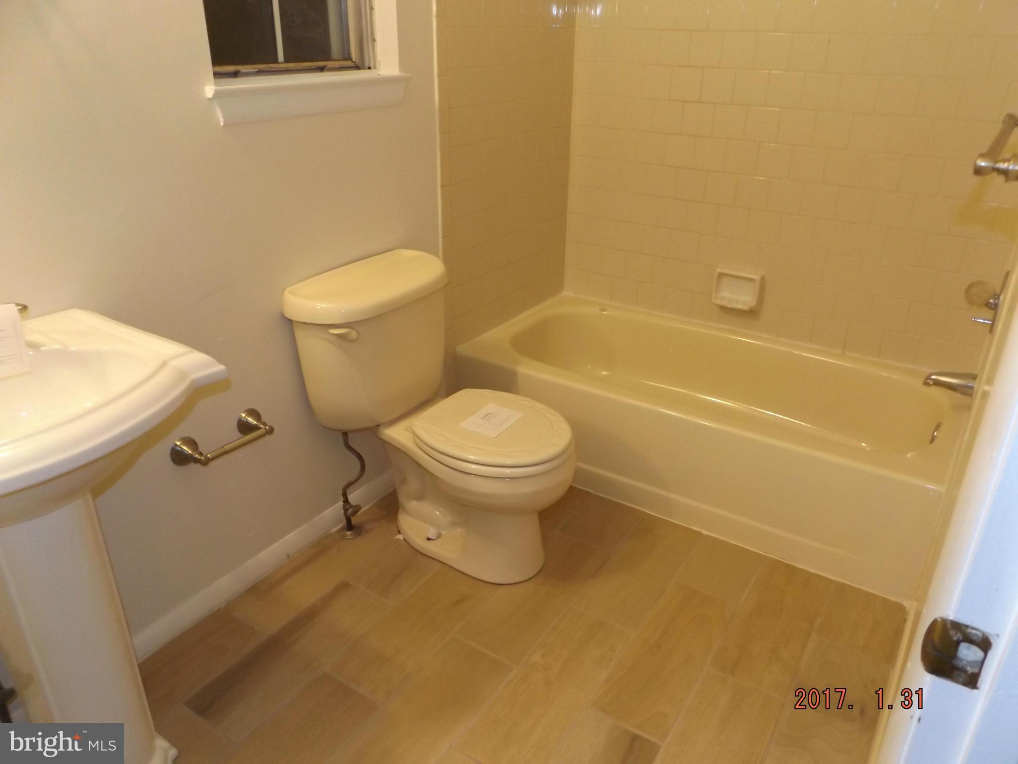 12918 Bogby Road Baltimore, MD 21220 - Photo 27 of 30 Bath
