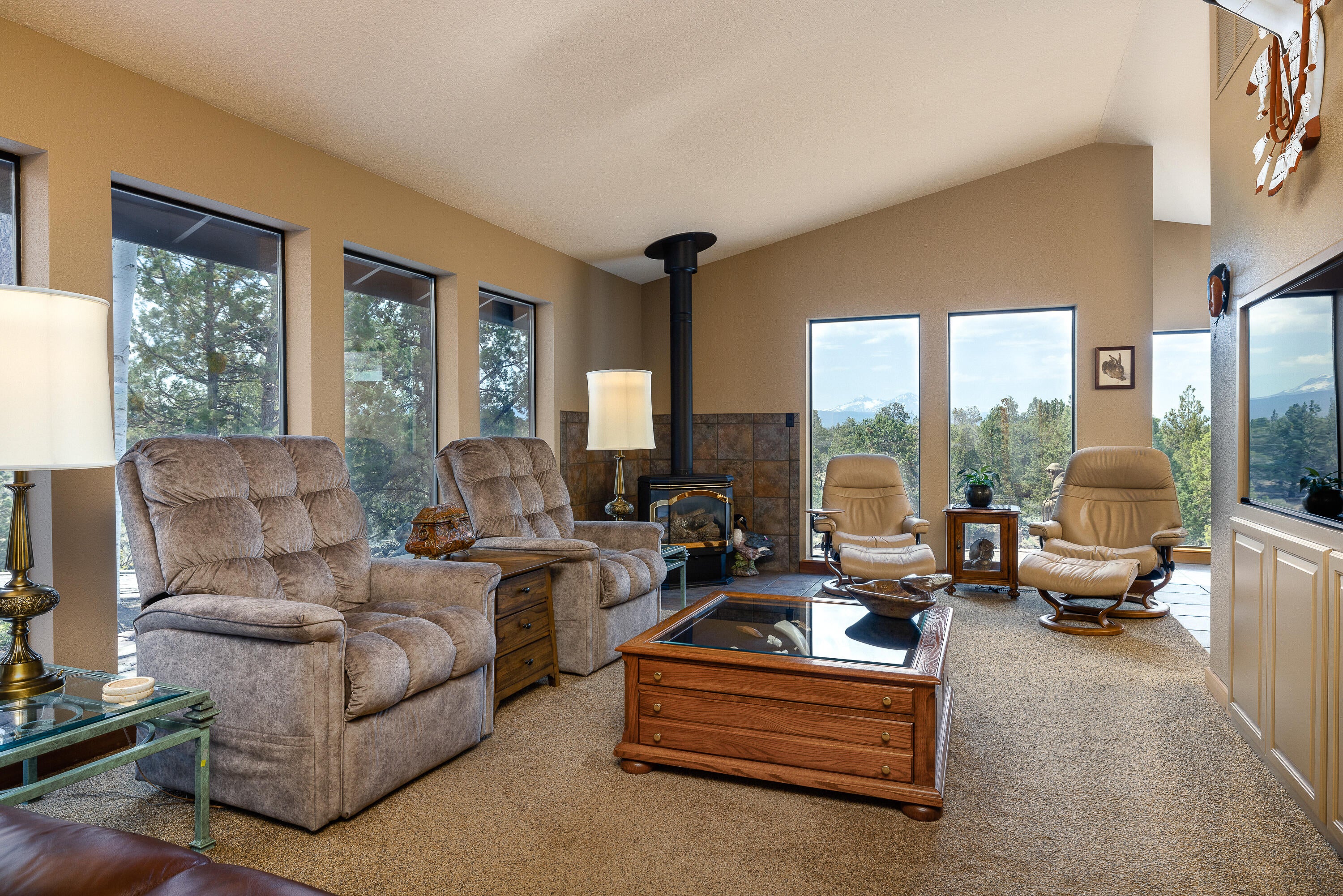 64355 Crosswinds Road Bend, OR 97703 - Photo 14 of 54 64355 Crosswinds Rd 10 of 49