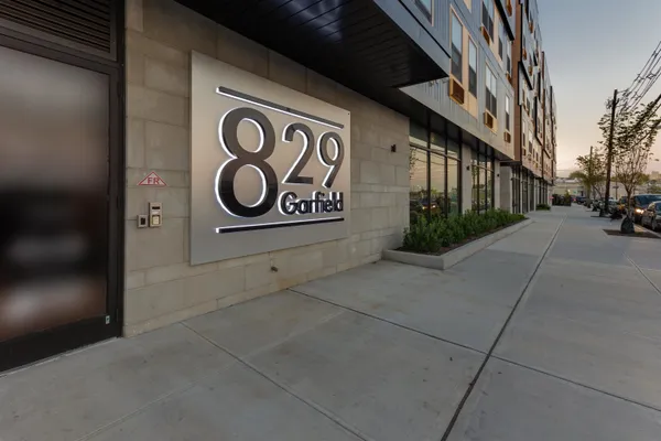 $2,950 | 829 Garfield Avenue, Unit 401, Jersey City, NJ 07305