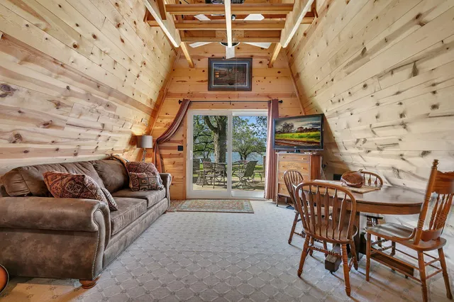 $579,000 | 19663 County Road 9 Northeast, New London, MN 56273