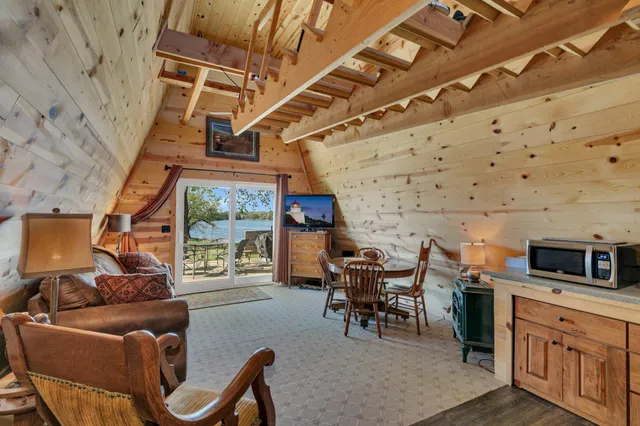 $579,000 | 19663 County Road 9 Northeast, New London, MN 56273