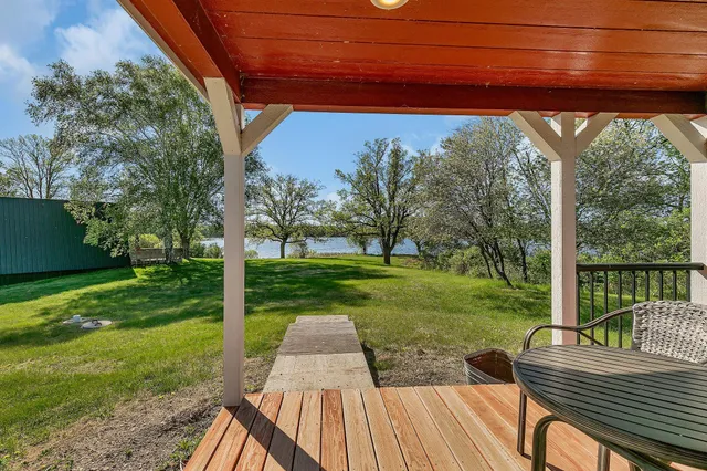 $579,000 | 19663 County Road 9 Northeast, New London, MN 56273