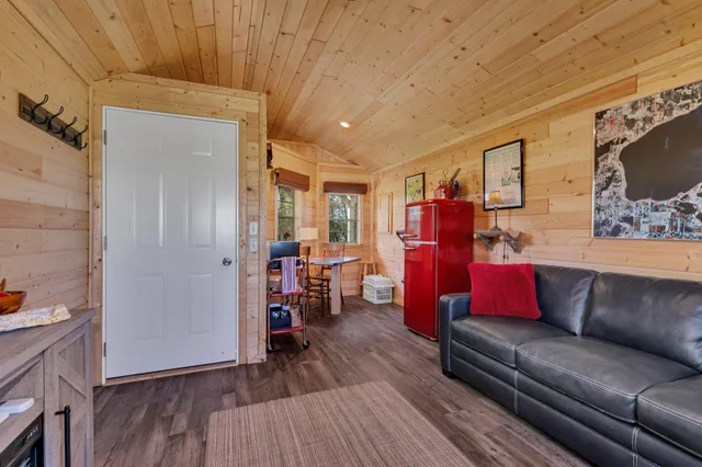 $579,000 | 19663 County Road 9 Northeast, New London, MN 56273