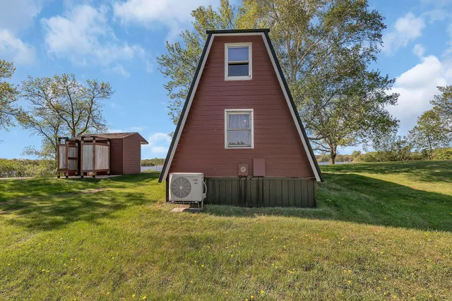 $579,000 | 19663 County Road 9 Northeast, New London, MN 56273