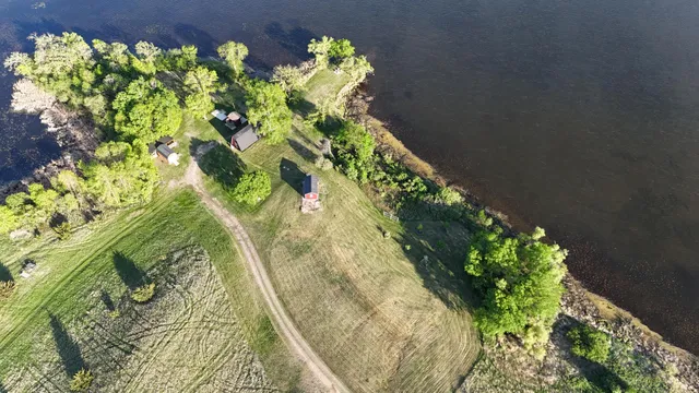 $579,000 | 19663 County Road 9 Northeast, New London, MN 56273