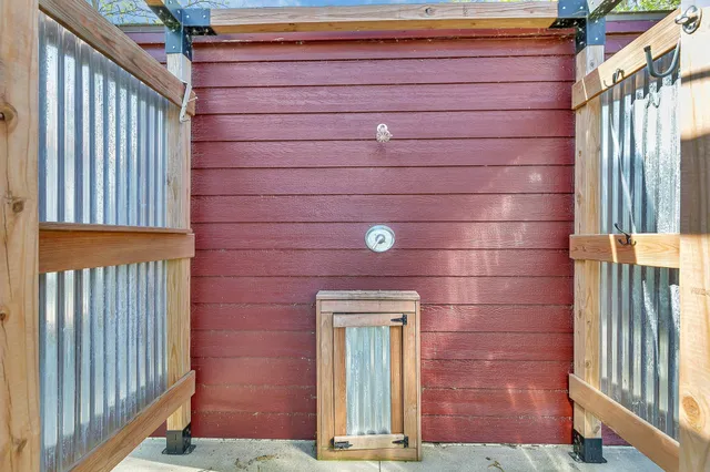 $579,000 | 19663 County Road 9 Northeast, New London, MN 56273