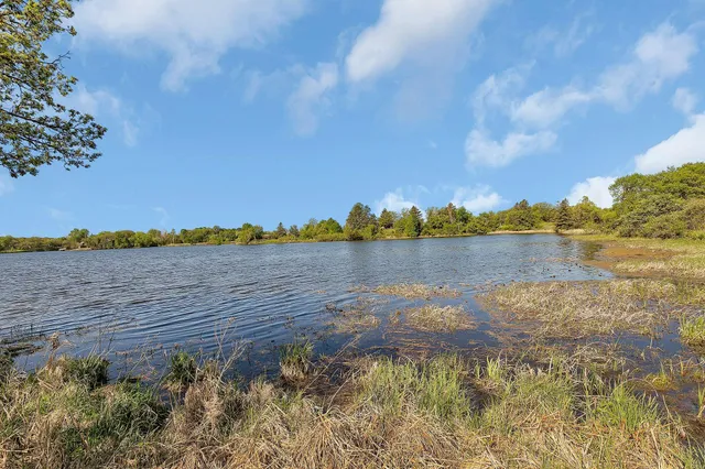 $579,000 | 19663 County Road 9 Northeast, New London, MN 56273