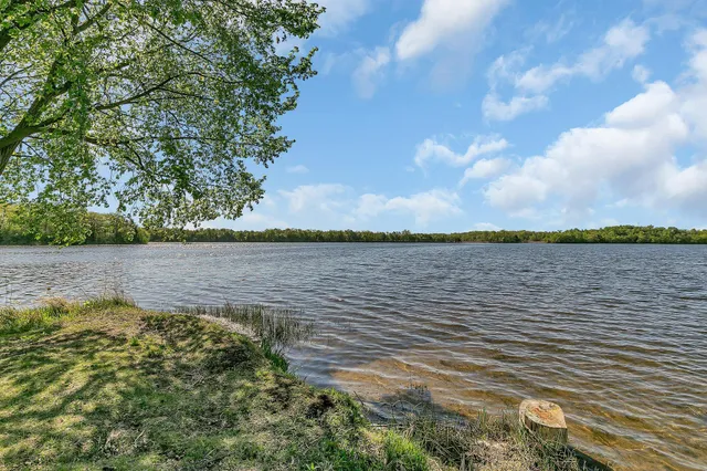 $579,000 | 19663 County Road 9 Northeast, New London, MN 56273