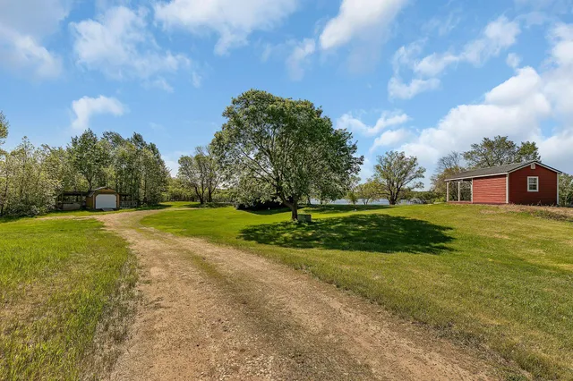 $579,000 | 19663 County Road 9 Northeast, New London, MN 56273