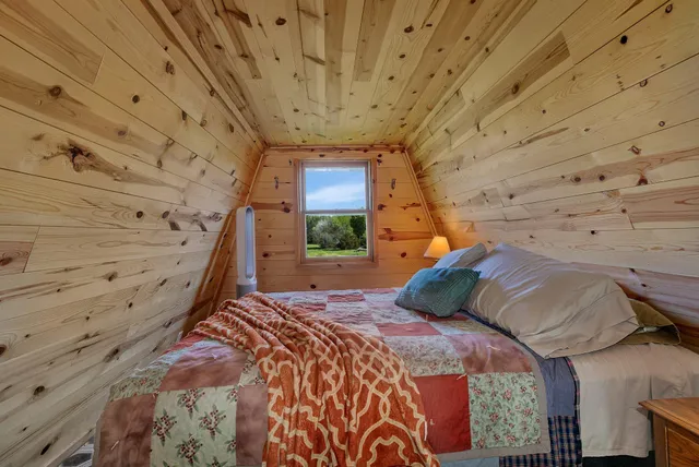 $579,000 | 19663 County Road 9 Northeast, New London, MN 56273