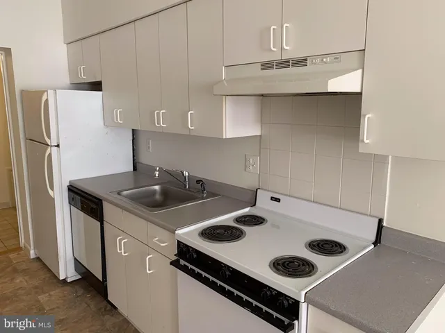 $1,350 | 1203 Locust Street, Unit 1F, Philadelphia, PA 19107