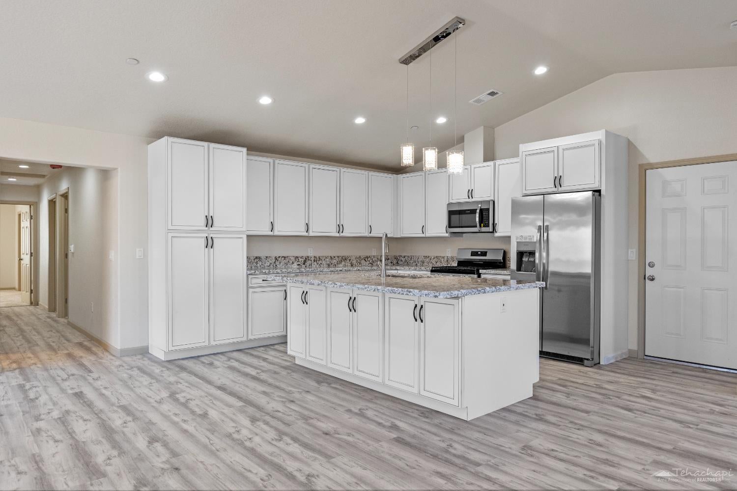 21400 Quail Springs Road Tehachapi, CA 93561 - Photo 11 of 28 Gallery Image 11