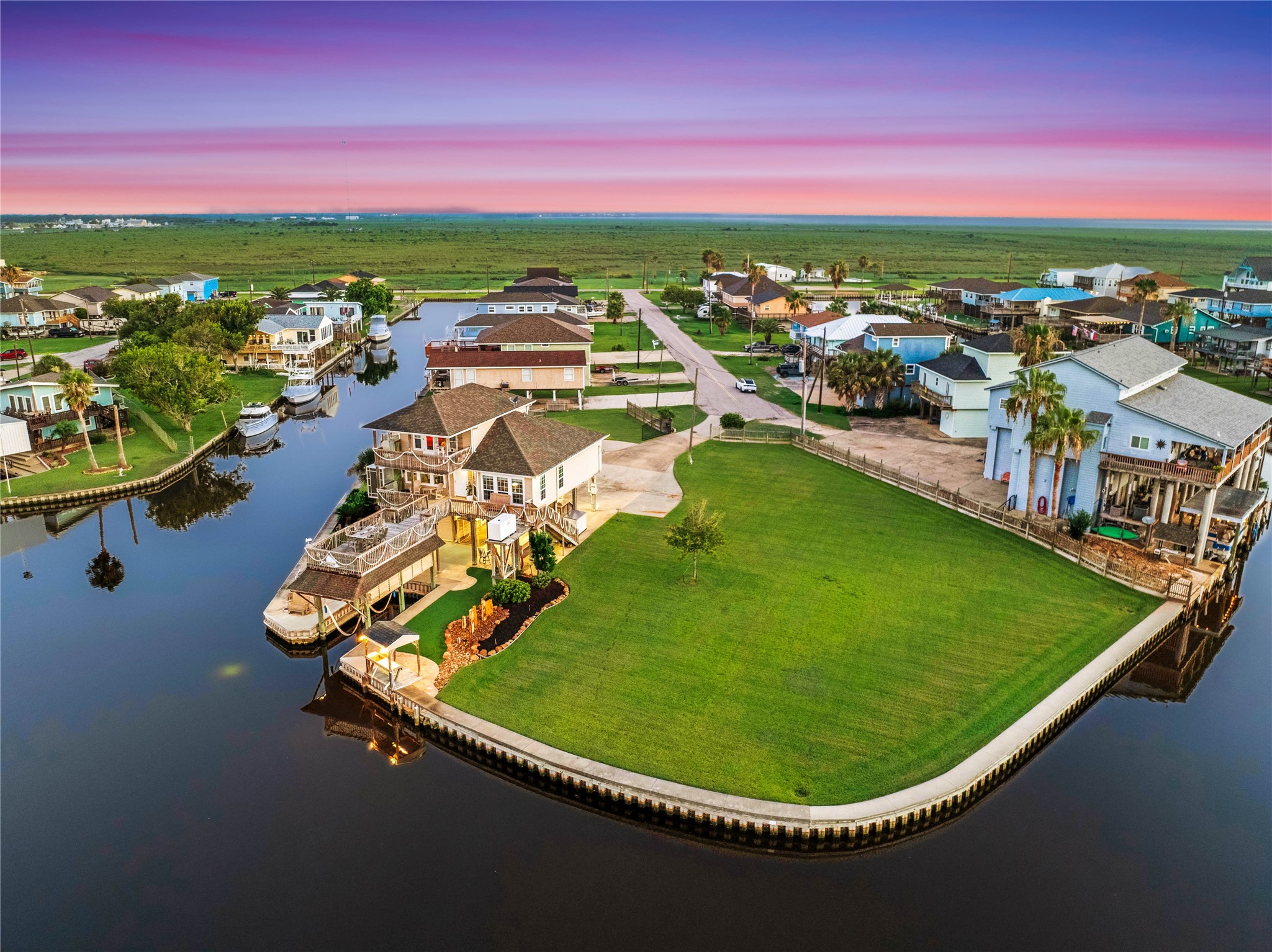 142 Driftwood Road Freeport, TX 77541 - Photo 4 of 46 Gallery Image 4