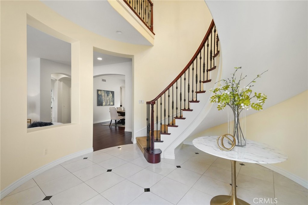 996 Blackbourne Point Oak Park, CA 91377 - Photo 5 of 75 a view of entryway and hall