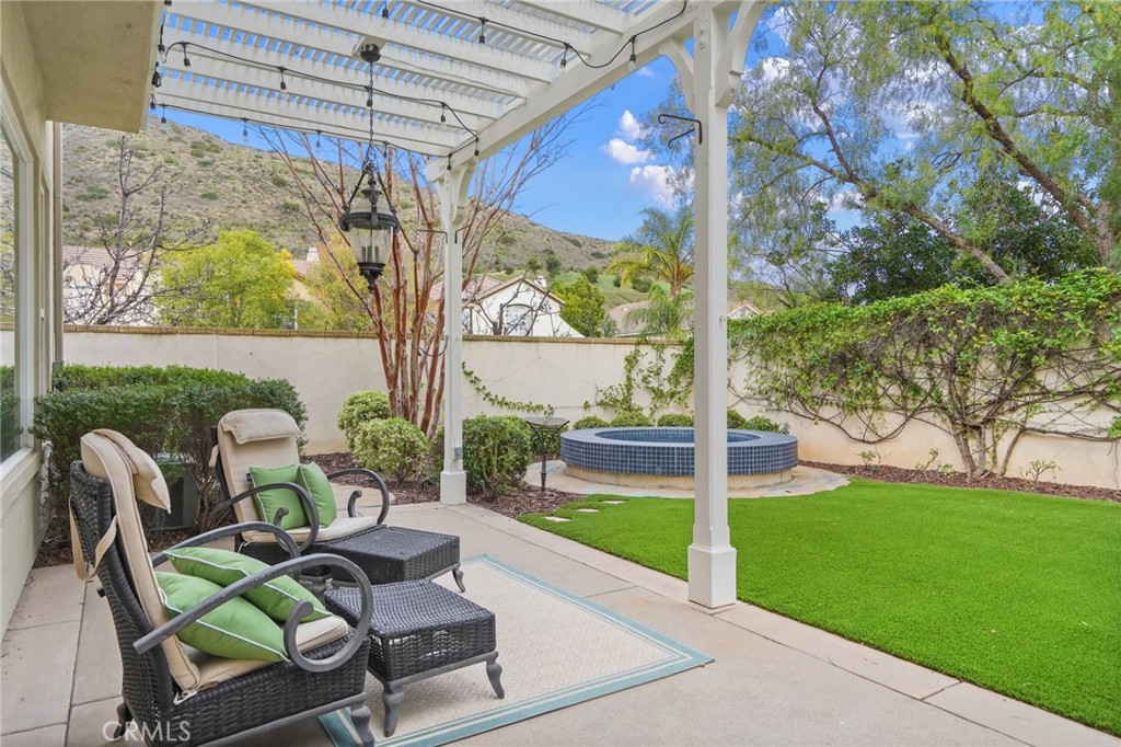 996 Blackbourne Point Oak Park, CA 91377 - Photo 60 of 75 a view of yard with patio