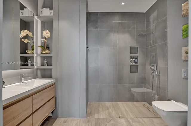 $1,150,000 | 725 Northeast 22nd Street, Unit PH1A, Miami, FL 33137