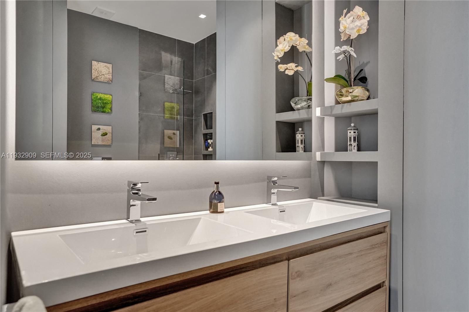 725 Northeast 22nd Street, Unit PH1A Miami, FL 33137 - Photo 19 of 52