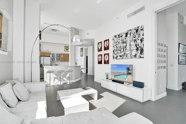 $1,150,000 | 725 Northeast 22nd Street, Unit PH1A, Miami, FL 33137